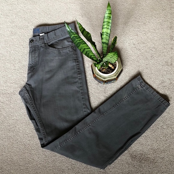 H&M Low Rise Slim Fit Gray Grey Jeans Dar Wash Denim Pants Bottoms Size 32 C - Picture 1 of 9